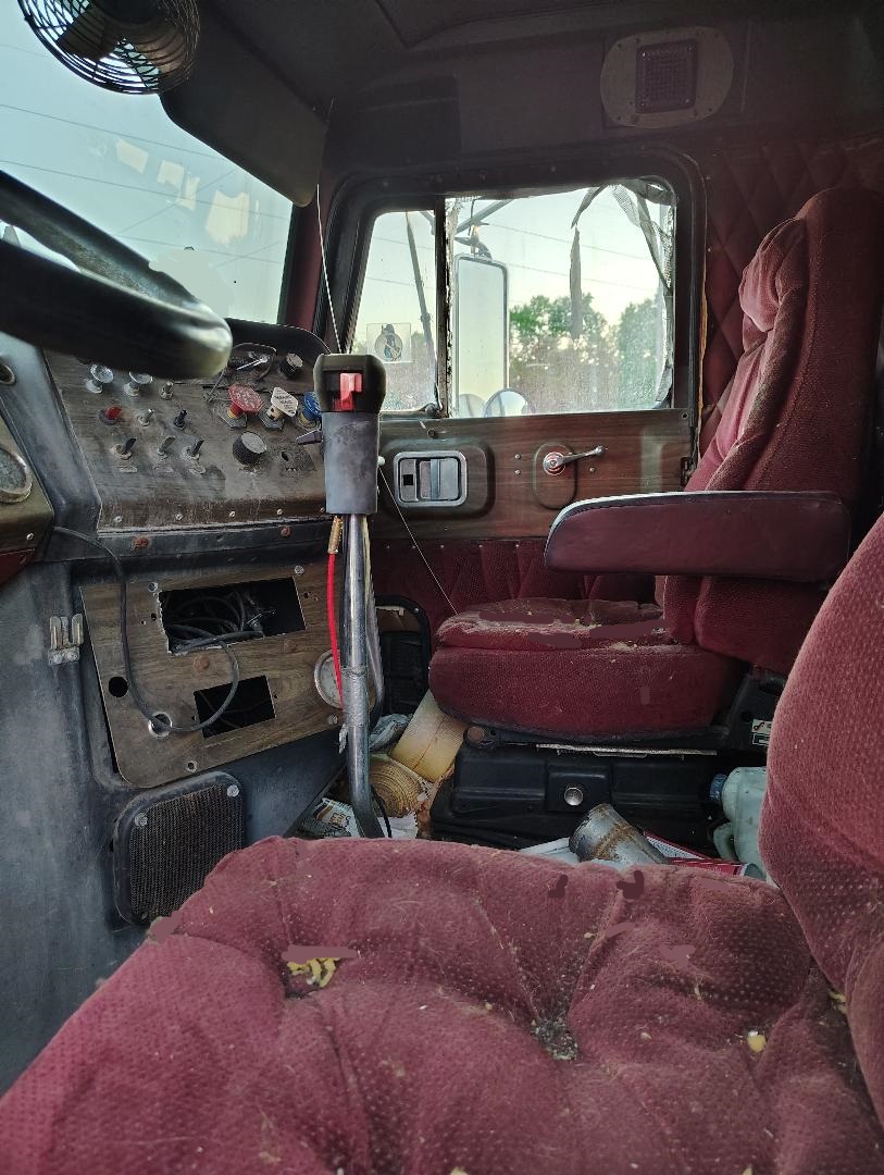 1979 FREIGHTLINER - Image 27